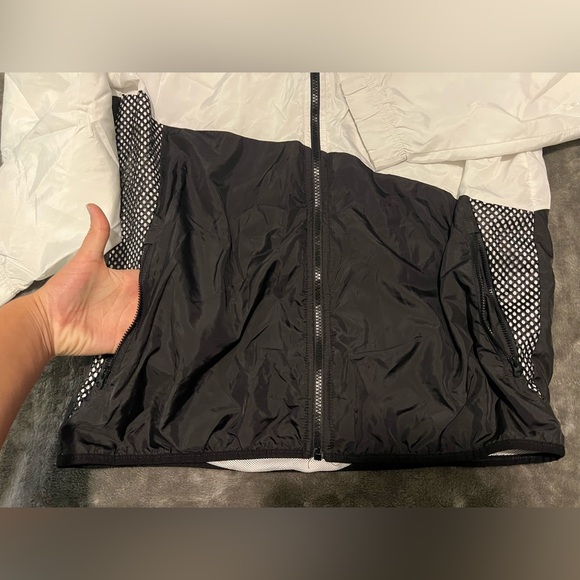 Russell windbreaker jacket - Picture 4 of 6